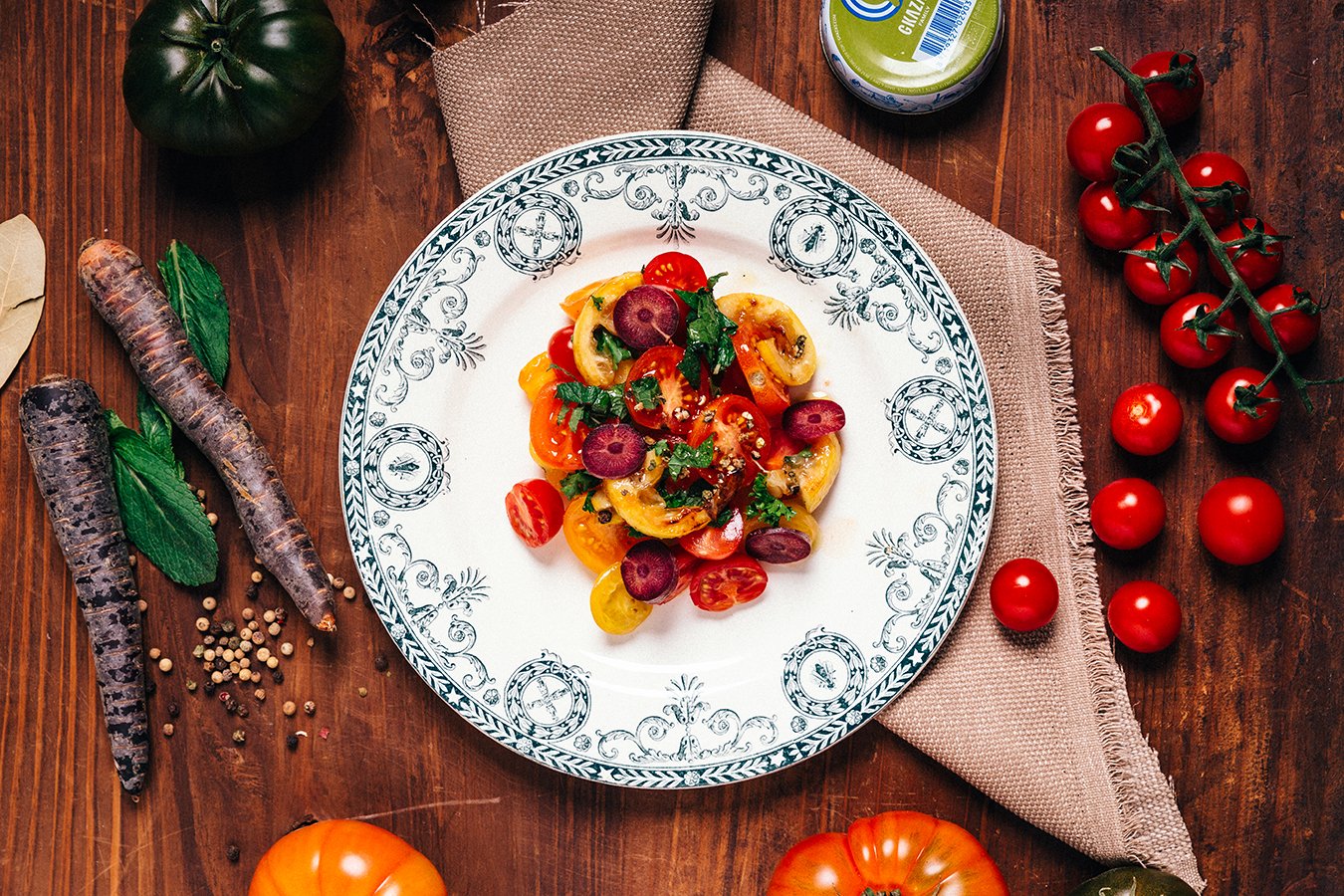 Makkelijk recept: tomatensalade met geroosterde citroenen